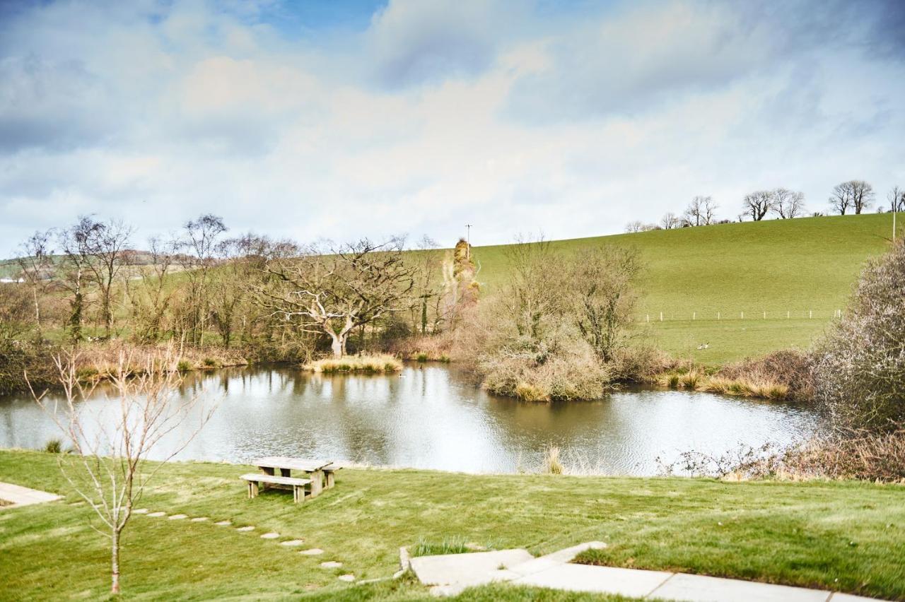 Penuwch Boathouse- Lakeside Rural Cottage Ideal For Families With Indoor Heated Pool Кармартен Экстерьер фото