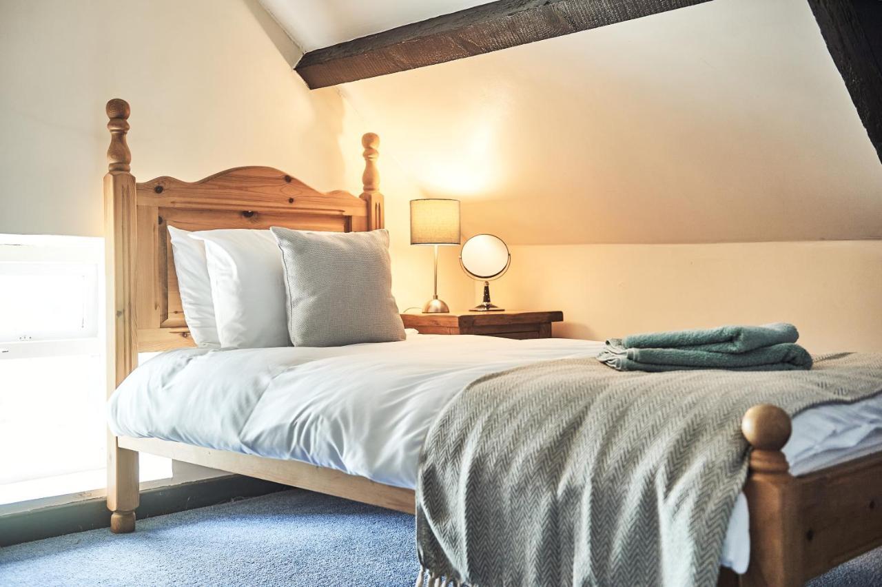 Penuwch Boathouse- Lakeside Rural Cottage Ideal For Families With Indoor Heated Pool Кармартен Экстерьер фото