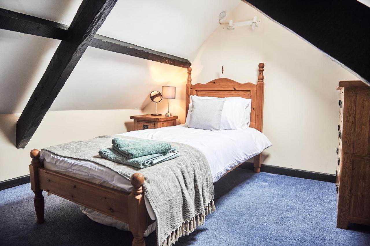 Penuwch Boathouse- Lakeside Rural Cottage Ideal For Families With Indoor Heated Pool Кармартен Экстерьер фото