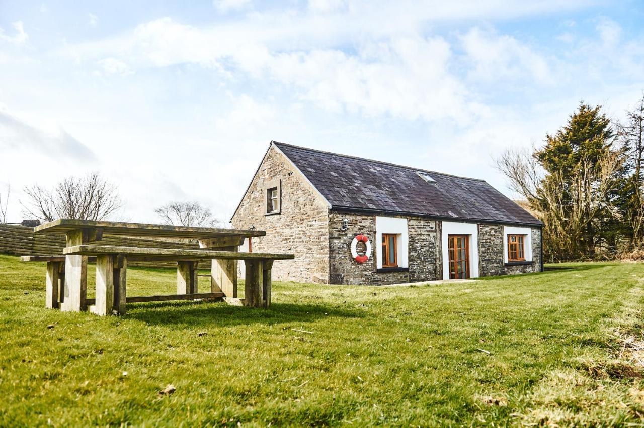 Penuwch Boathouse- Lakeside Rural Cottage Ideal For Families With Indoor Heated Pool Кармартен Экстерьер фото